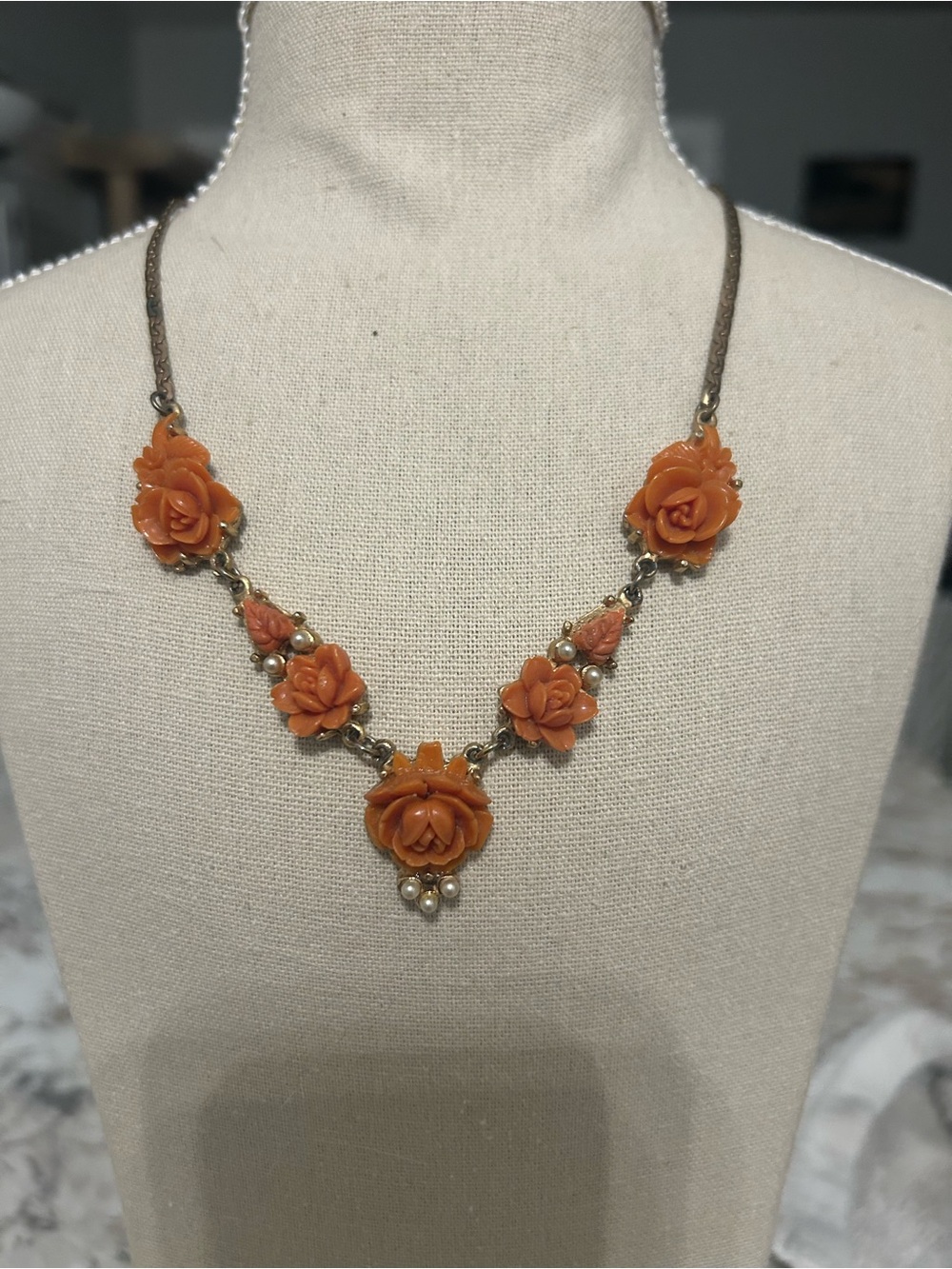 1950’s Vintage-Inspired Celluloid Rose Necklace - Unbranded